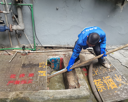 科尔沁左翼中清掏化粪池